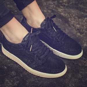 Air Jordan 1 Retro Lo Black Python AJ6004-010